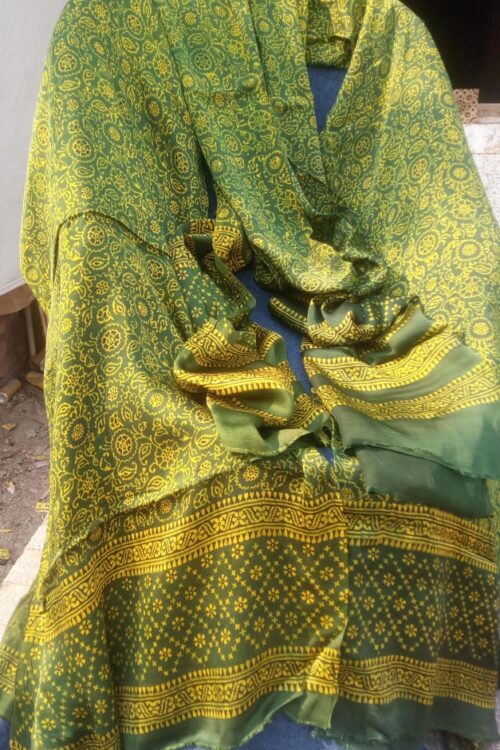 Silk 2peice Dupatta shirt Dupatta 3gaz Shirt 3gaz  Wength45 inch