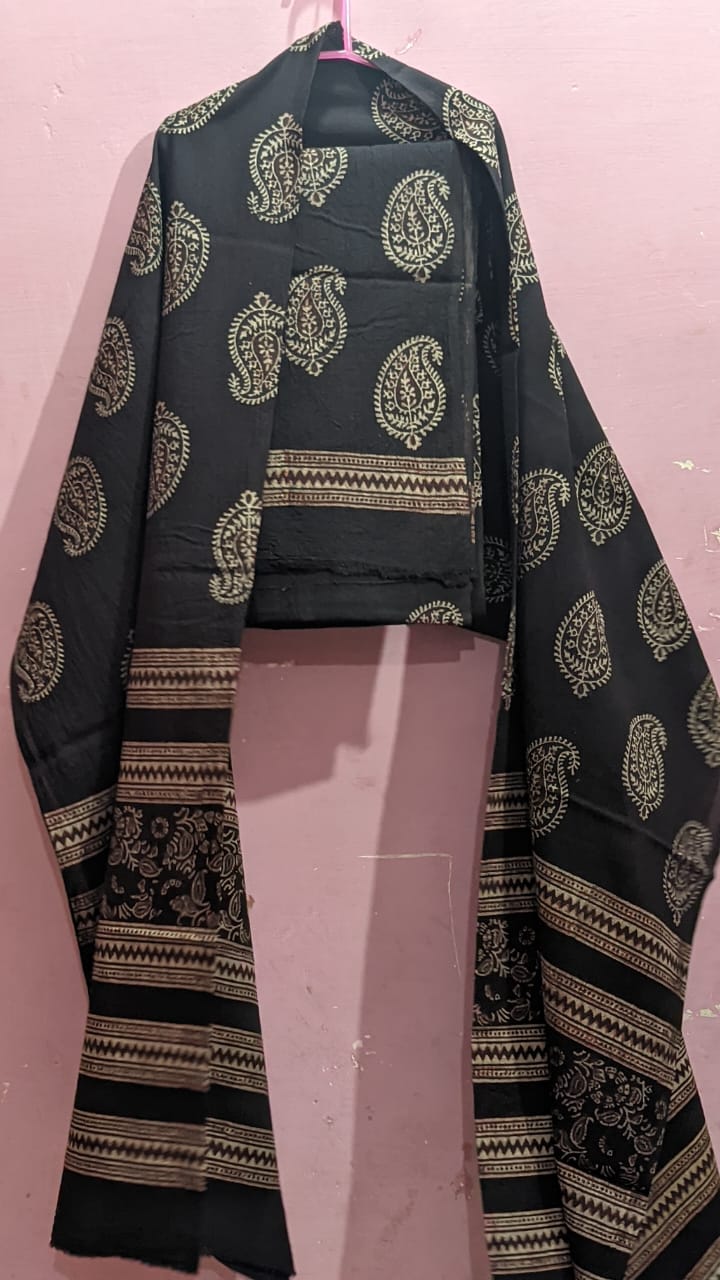 Loan 2 piece  Shirt length 2.75/wength47 Duppata length 2.75/wength47 inch