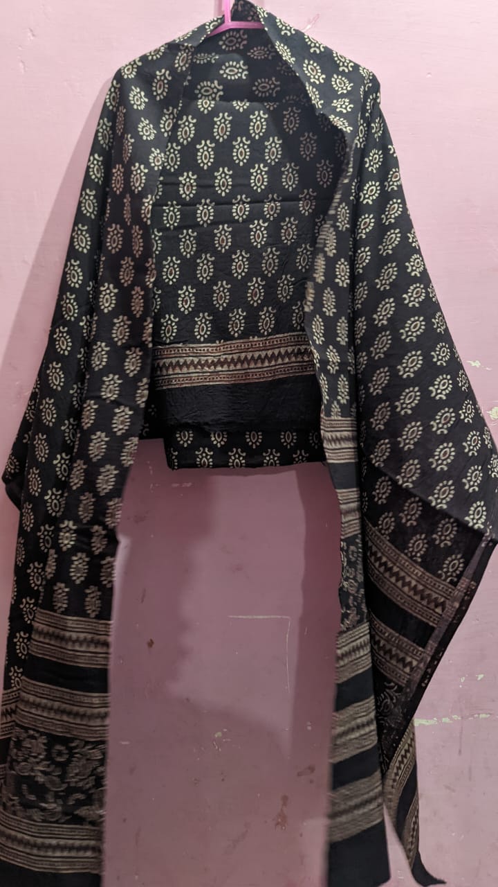 Loan 2 piece  Shirt length 2.75/wength47 Duppata length 2.75/wength47 inch